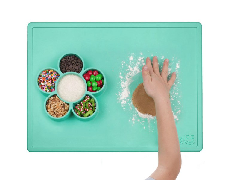 EZPZ Mata do zabawy z pojemniczkami Flower Play Mat 9m+