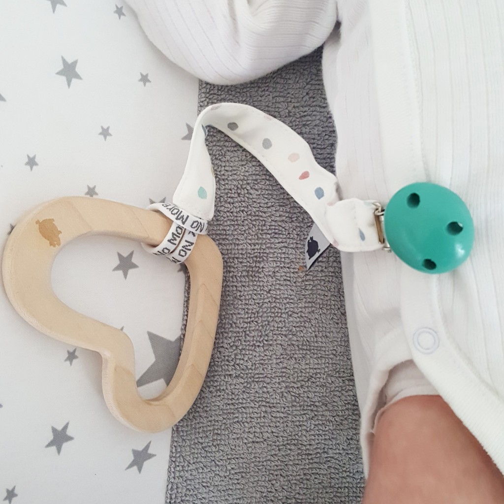 Pink No More Gryzak Drewniany z Zawieszką dots 0+