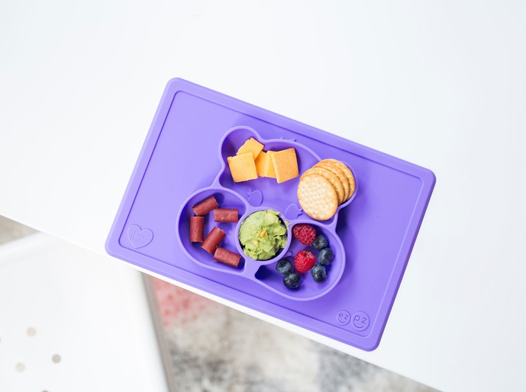 EZPZ Talerzyk z podkładką 2w1 Care Bears™ Mat 4+ miesiące