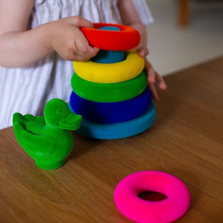 Rubbabu Piramida Sensoryczna z Kaczuszką 1+