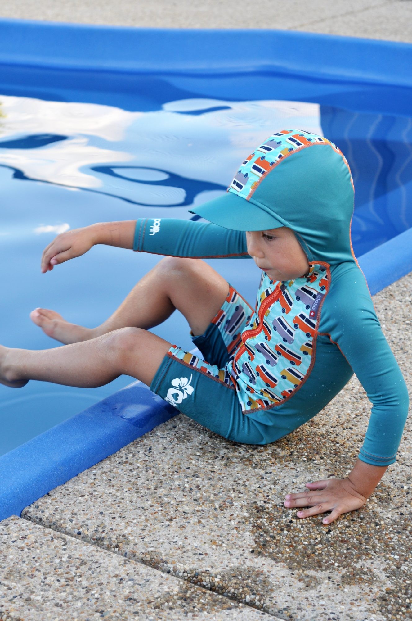 Close Kombinezon plażowy All-in-one Campervan Green 12-18 mies.