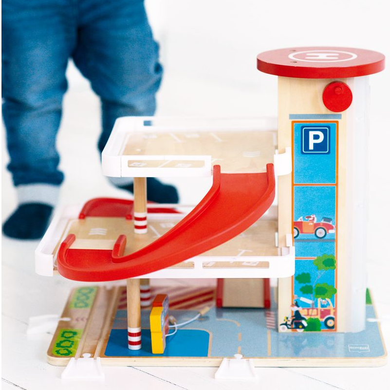 Scratch Garaż Drewniany z Windą 3+