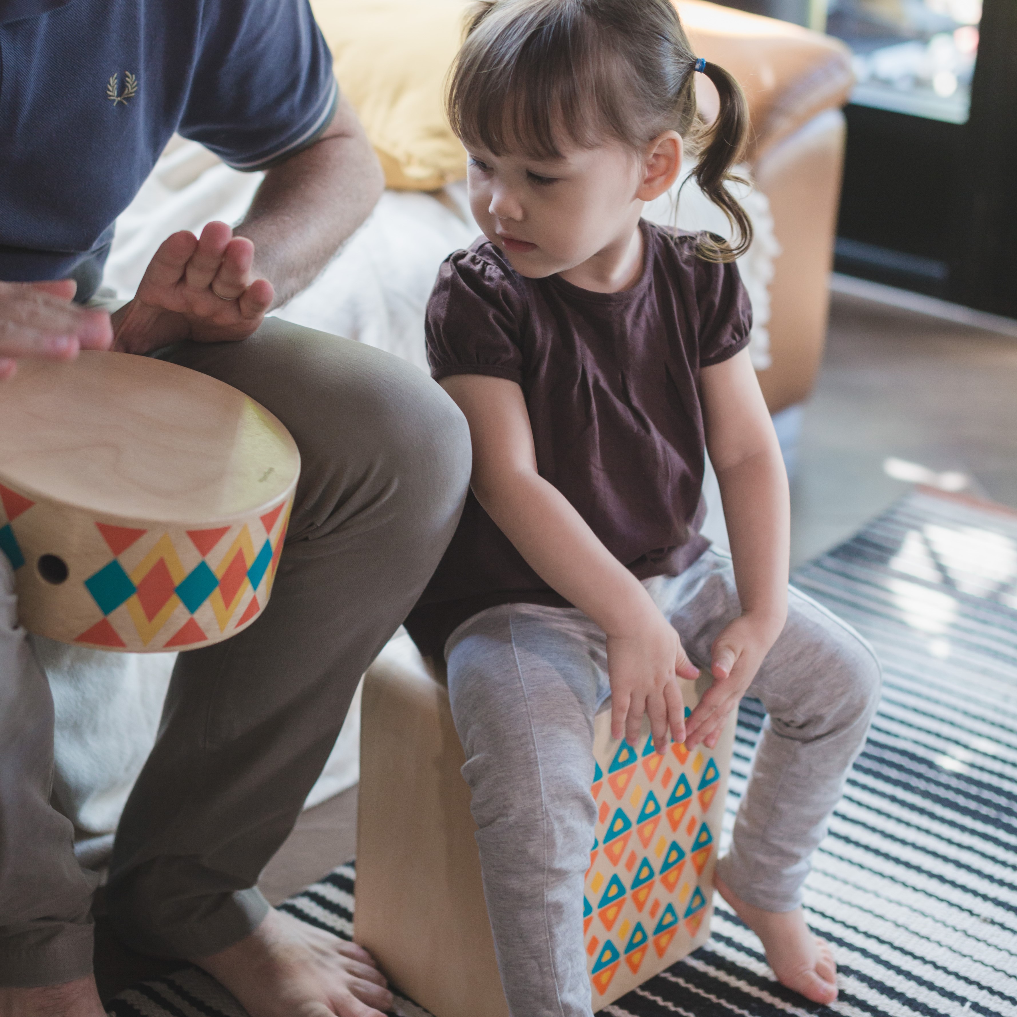 Plan Toys Cajon Skrzynka Perkusyjna 3+