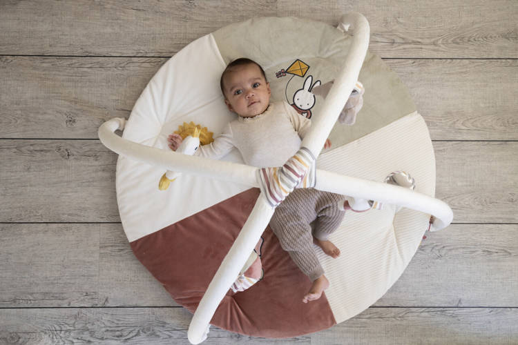 Tiamo Miffy Mata Edukacyjna z Pałąkiem Fluffy Pink 0+