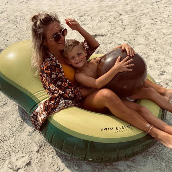 Materac do pływania Avocado z piłką 155cm 60kg | The Swim Essentials