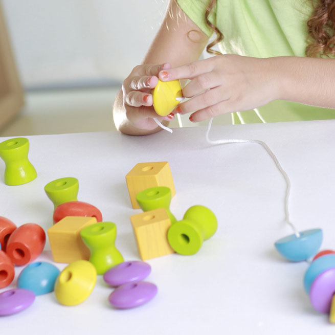 Plan Toys Nawlekanka Drewniana Figury 30el 3+