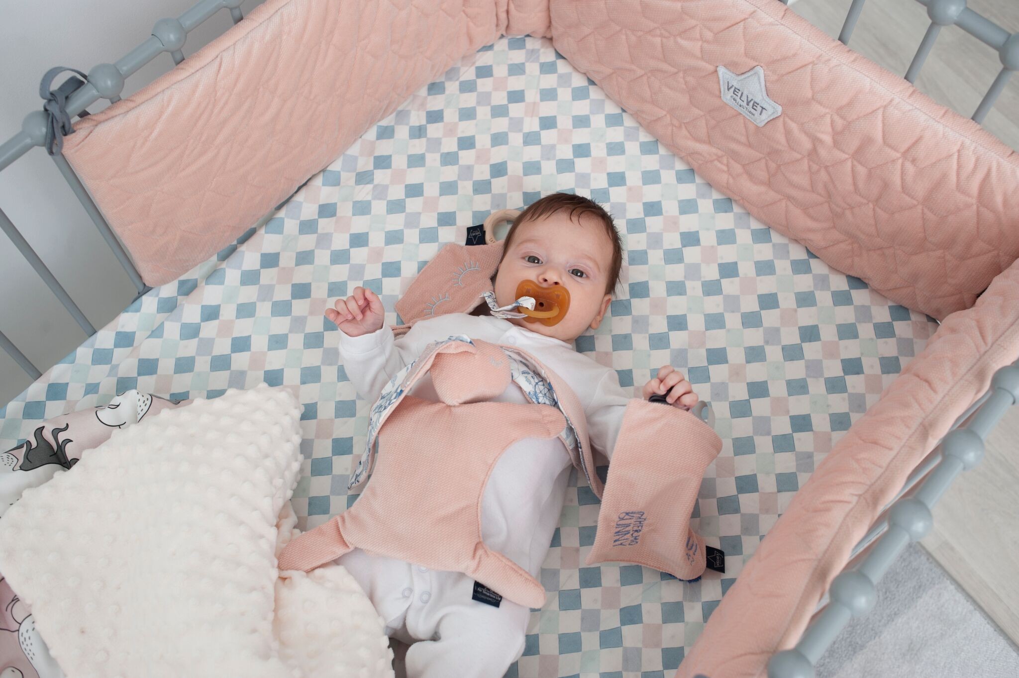 La Millou Zawieszka z gryzakiem Navy Monkey 0+