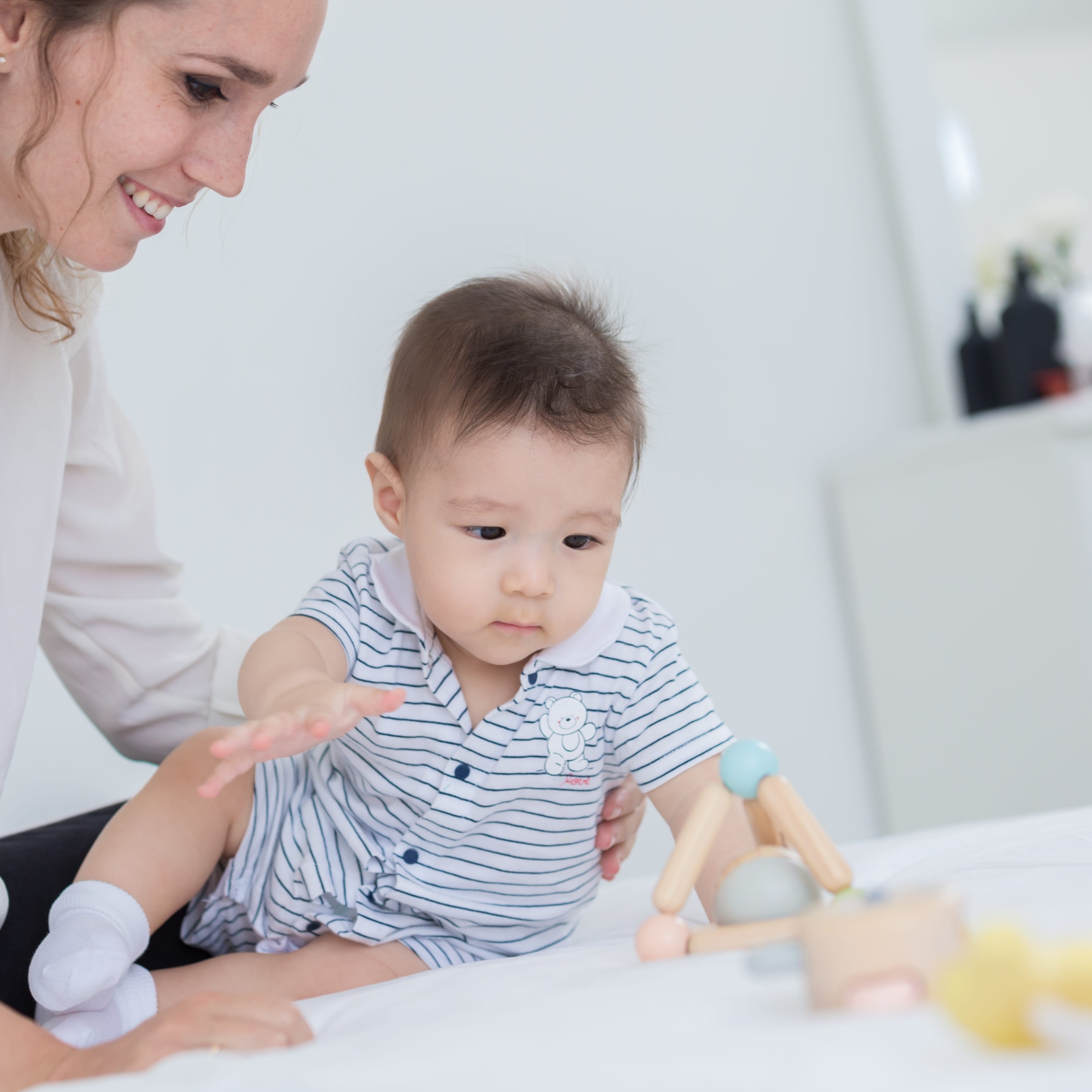 Plan Toys Pastelowa Grzechotka Piramidka 0+