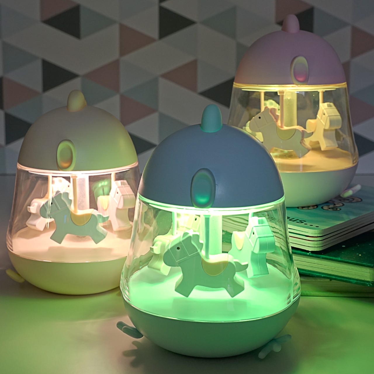 Rabbit&Friends, Lampka z pozytywką kurczak róż