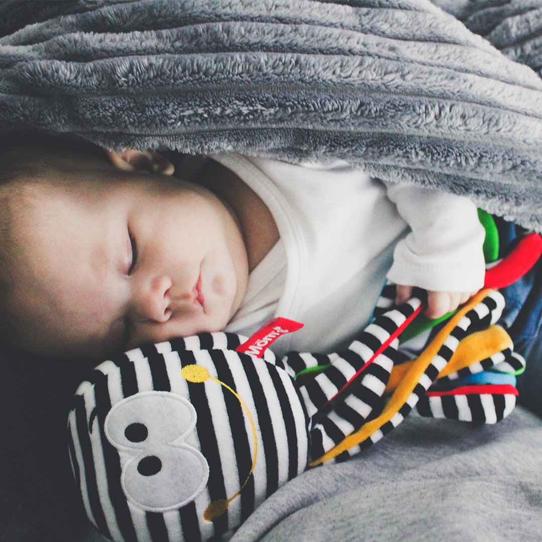 Mom's Care Ośmiornica Dźwięki Prenatalne 0+ Kontrastowa