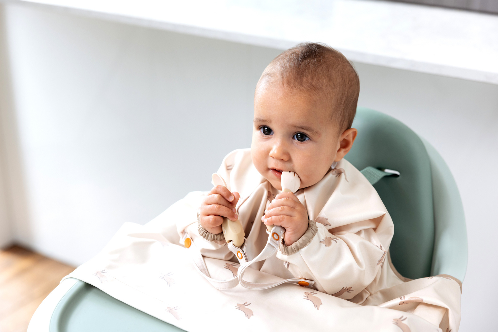 BIBaDO Wodoodporny śliniak z długim rękawem BLW 6m+