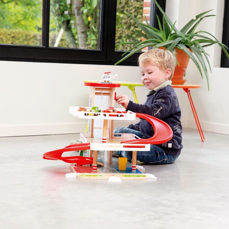 Scratch Garaż Drewniany z Windą 3+