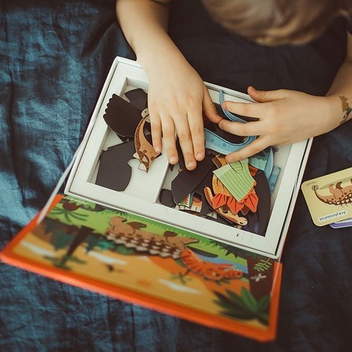 Janod Magnetibook Dinozaury Układanka Magnetyczna 3-8 lat