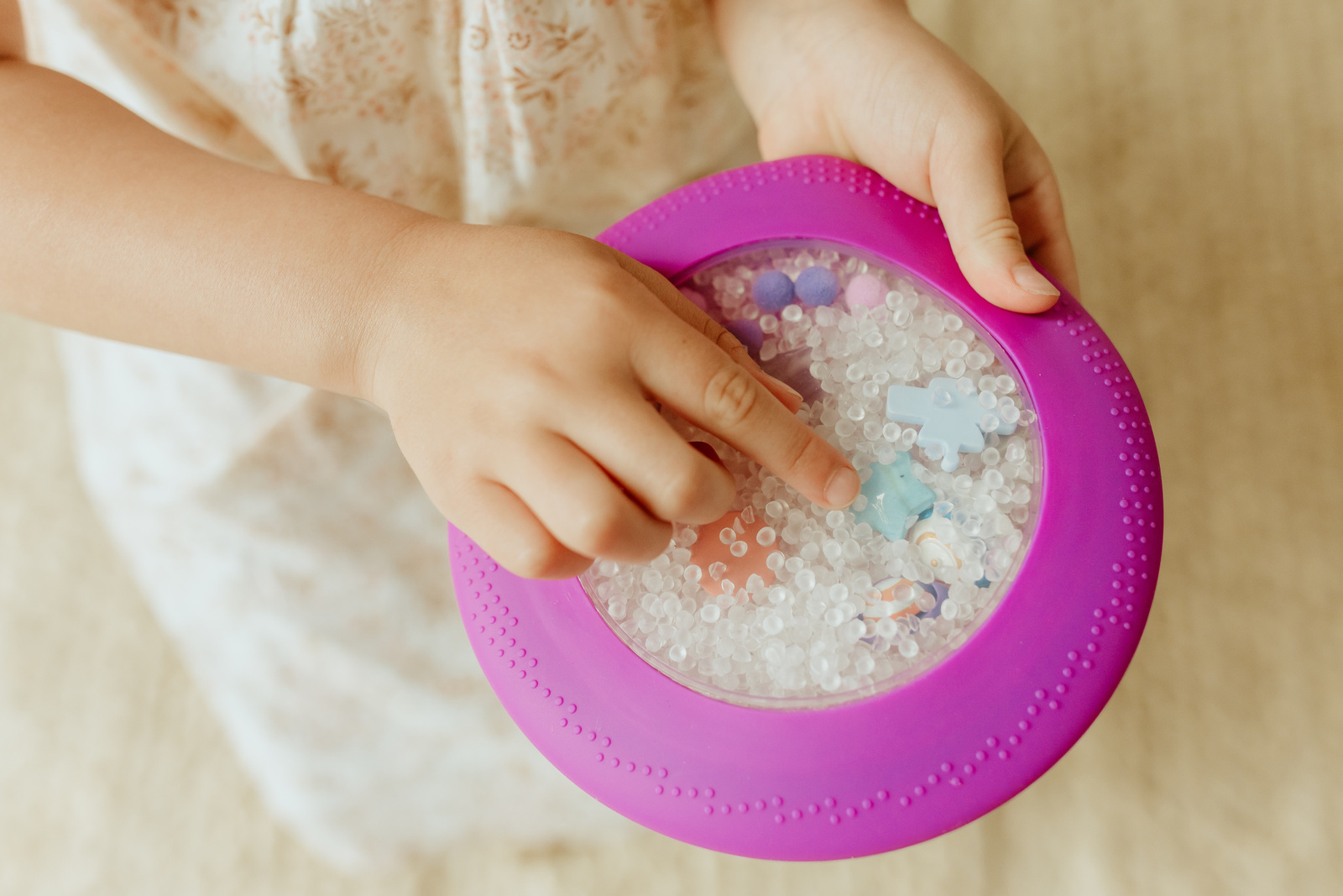 Jellystone Dysk Sensoryczny Peekaboo Galaktyka 18m+