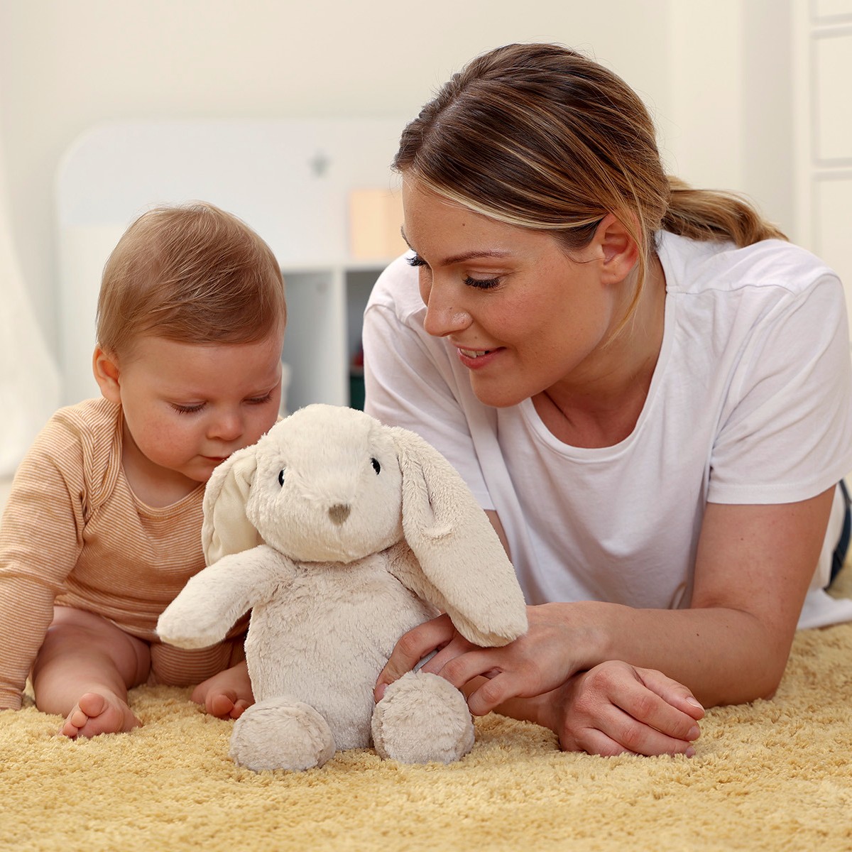 Cloud B - Love Light Buddies Billy Bunny - Szumiący Królik z czujnikiem ruchu i pozytywką