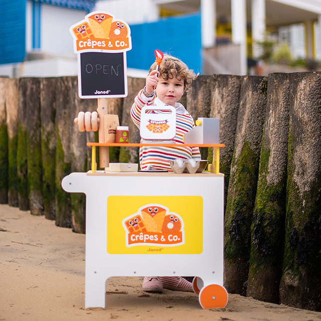 Janod Mobilna Drewniana Cukiernia z 40 Akcesoriami 3+