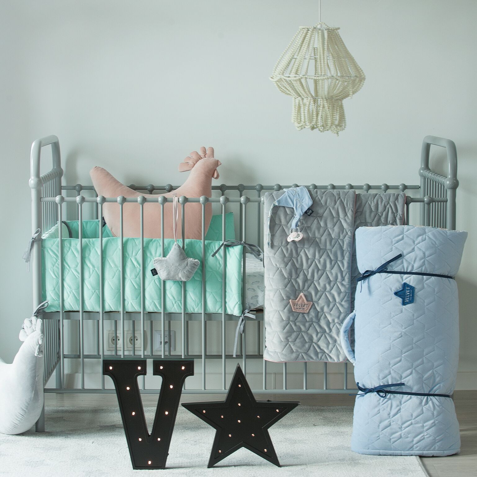 La Millou Zawieszka z gryzakiem Navy Monkey 0+