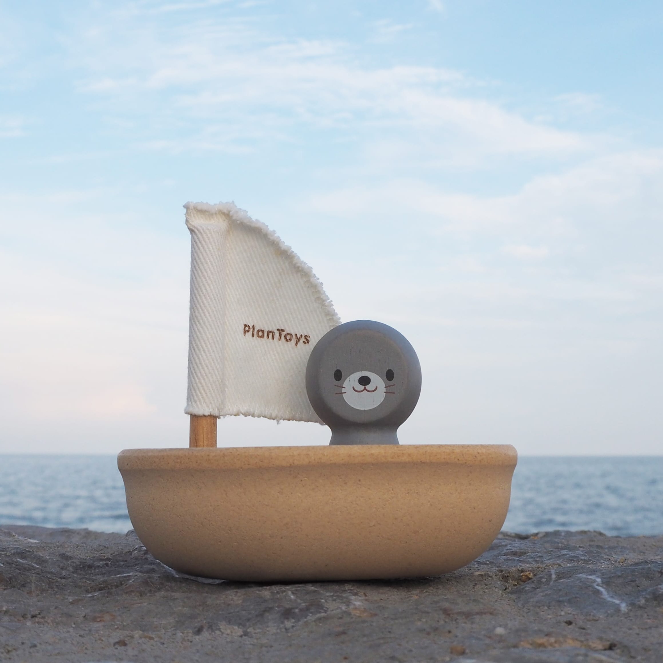 PlanToys Żaglówka z Foczką - Zabawka do Kąpieli 1+