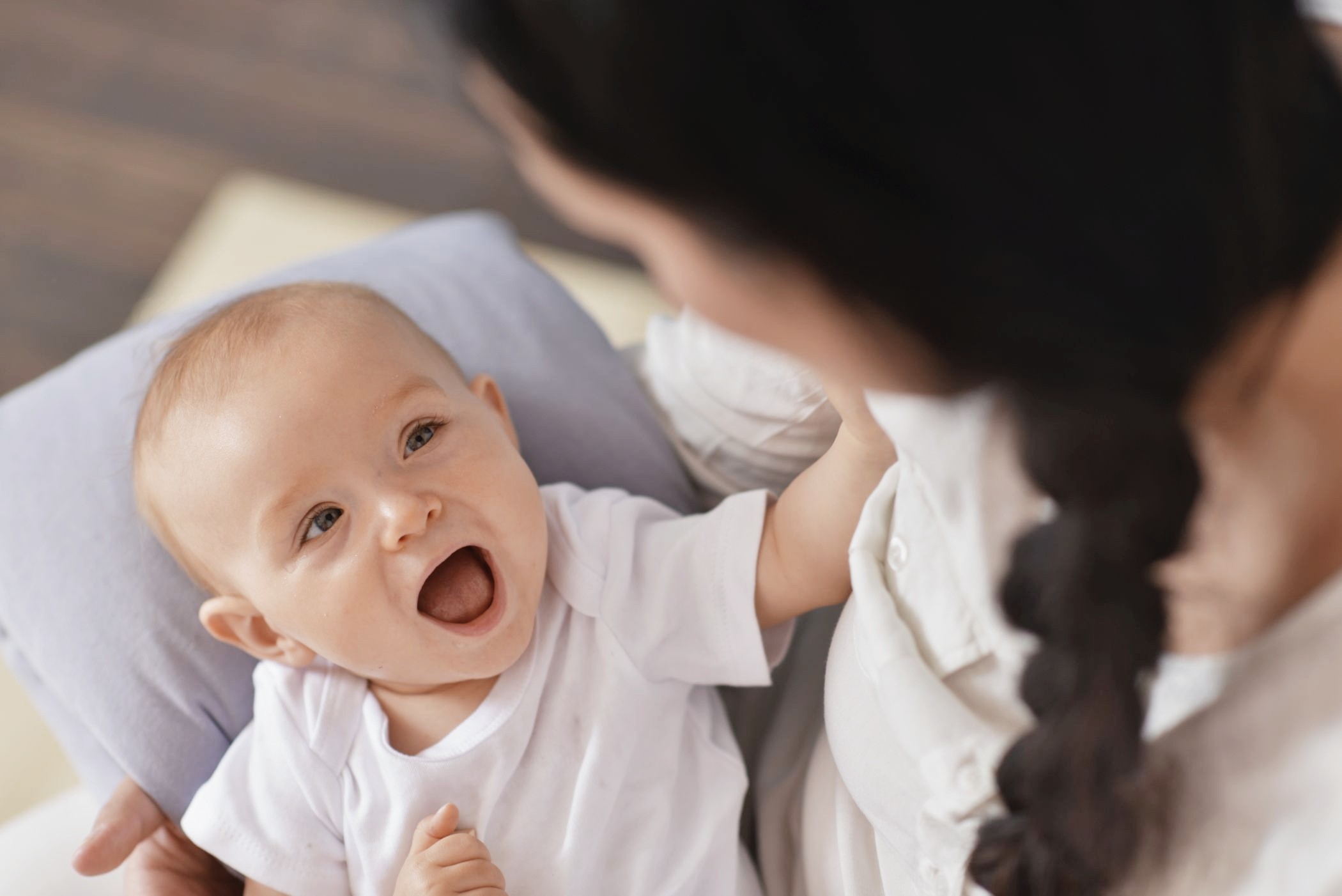 Poofi Poduszka do karmienia na rękę - popielata 0+