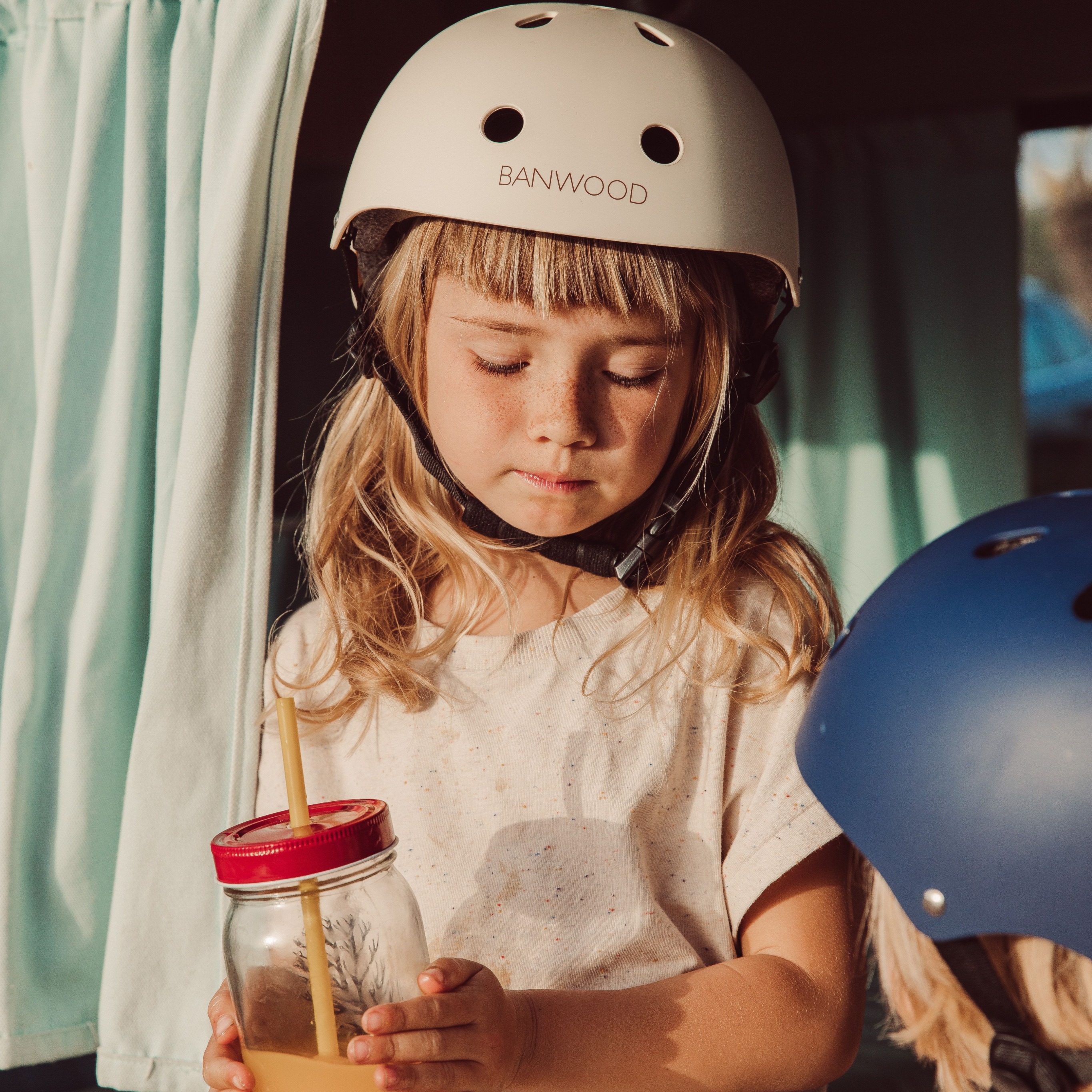 Banwood, dziecięcy kask rowerowy white