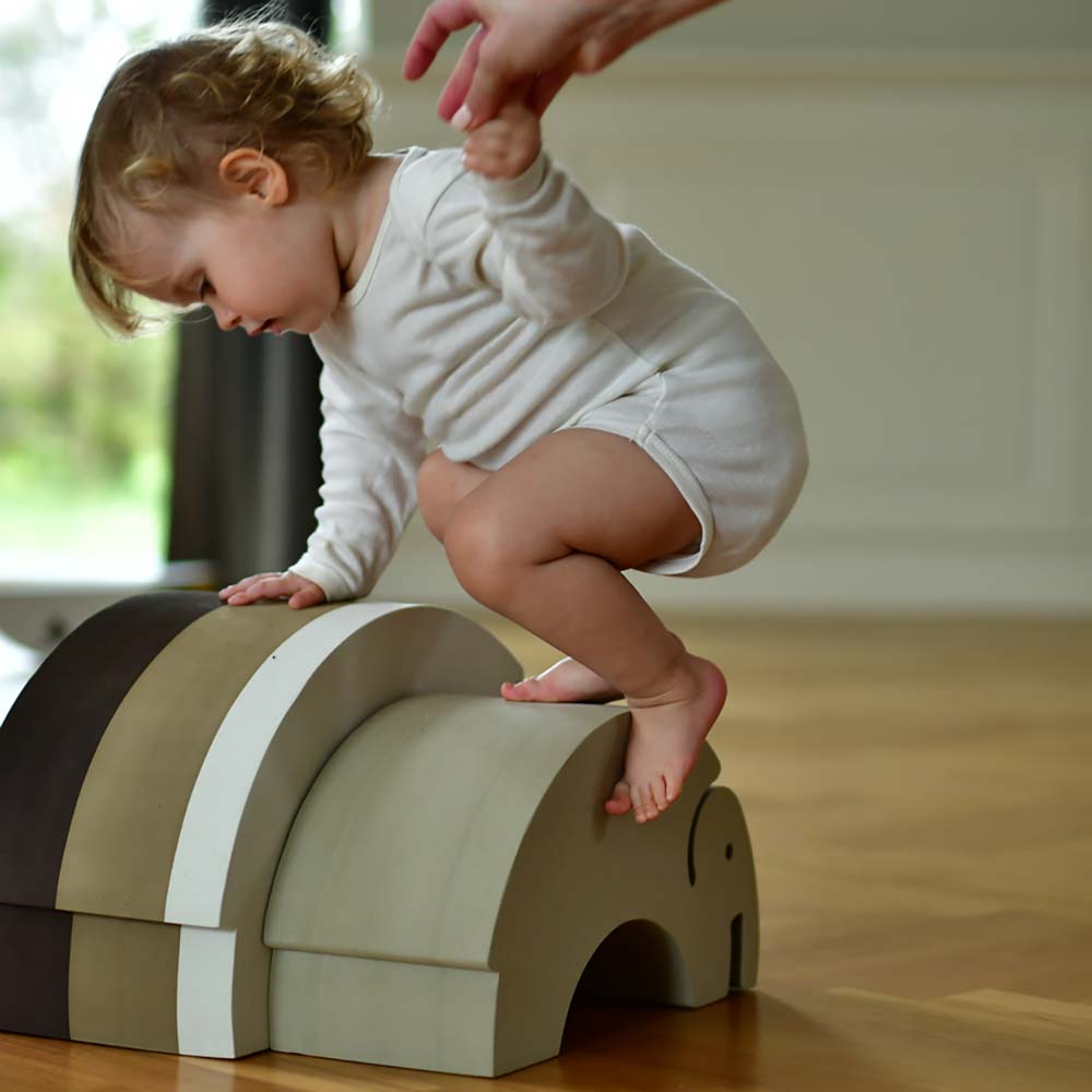 Słoń S Sand Grey zabawka sensoryczna ruchowa balans dla dzieci bObles