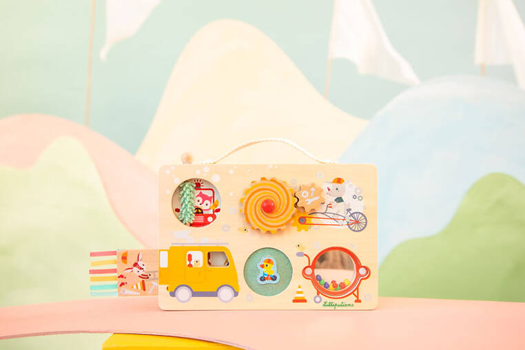 Lilliputiens, Drewniana tablica manipulacyjna walizka Pojazdy