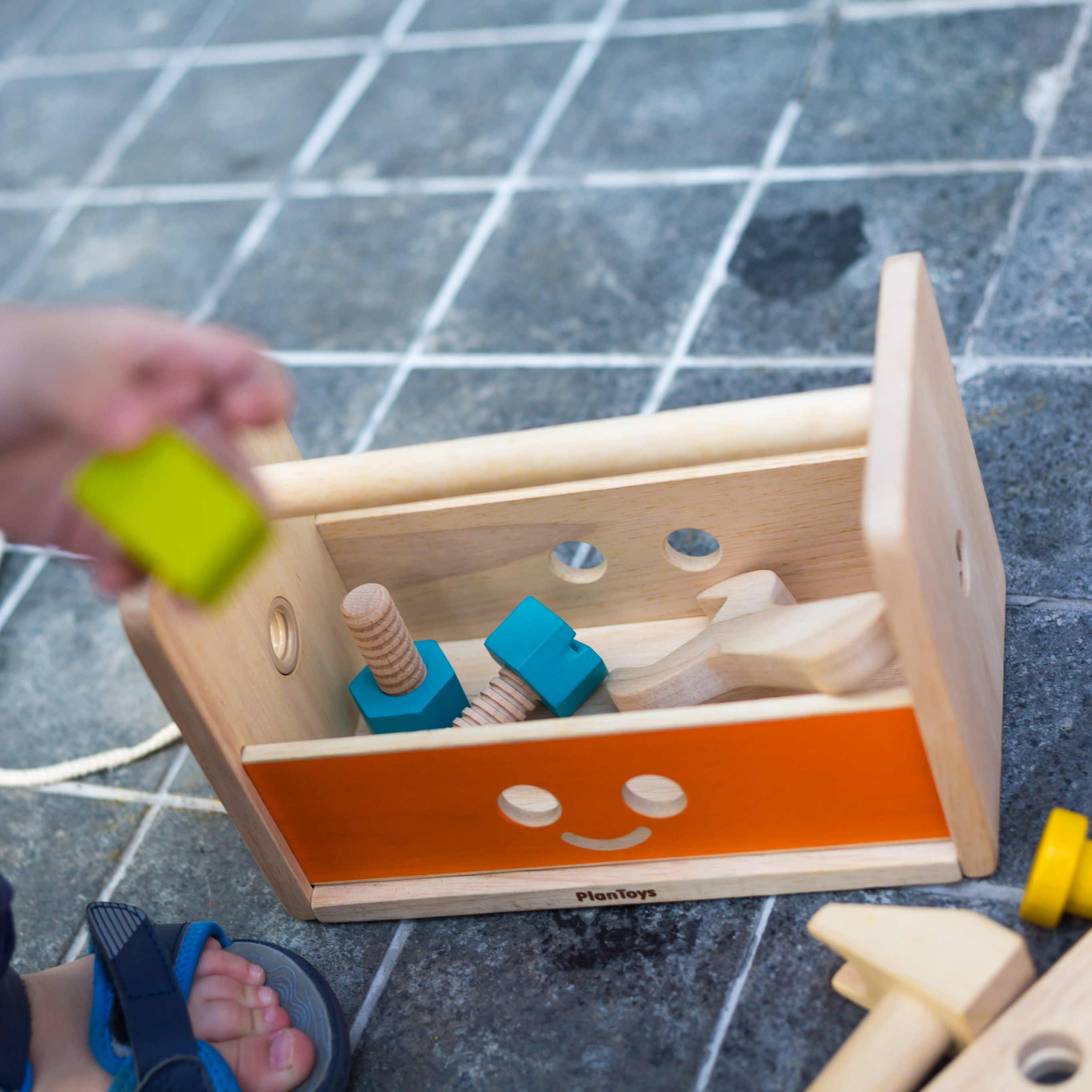 plan toys, Skrzynka majsterkowicza