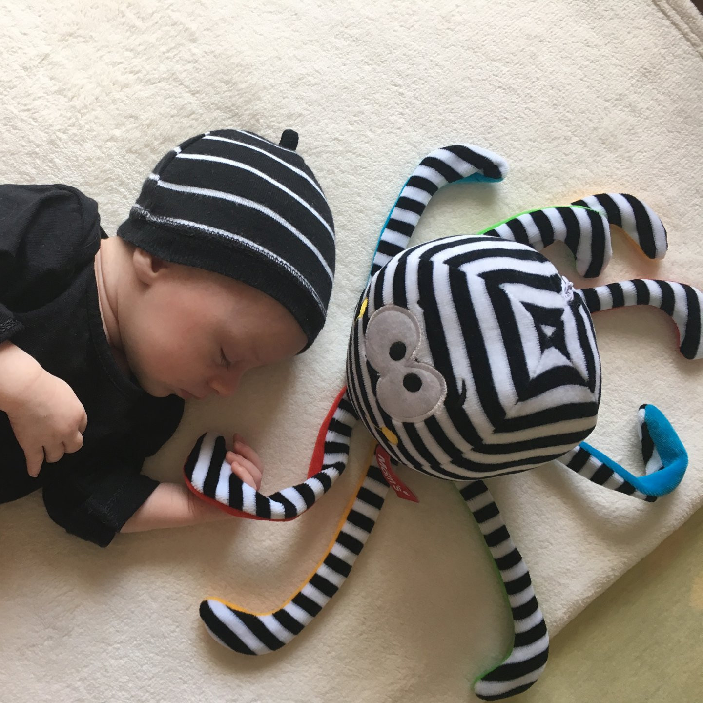 Mom's Care Ośmiornica Dźwięki Prenatalne 0+ Kontrastowa