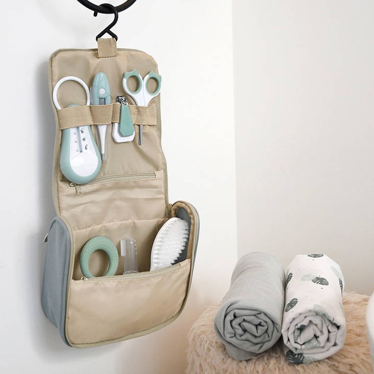 Beaba Kosmetyczka z akcesoriami Sage green 0+