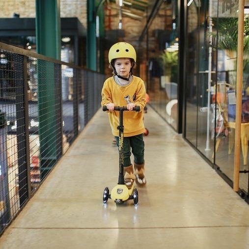 Scoot & Ride Kask S-M Icecream Lemon 3+ LED