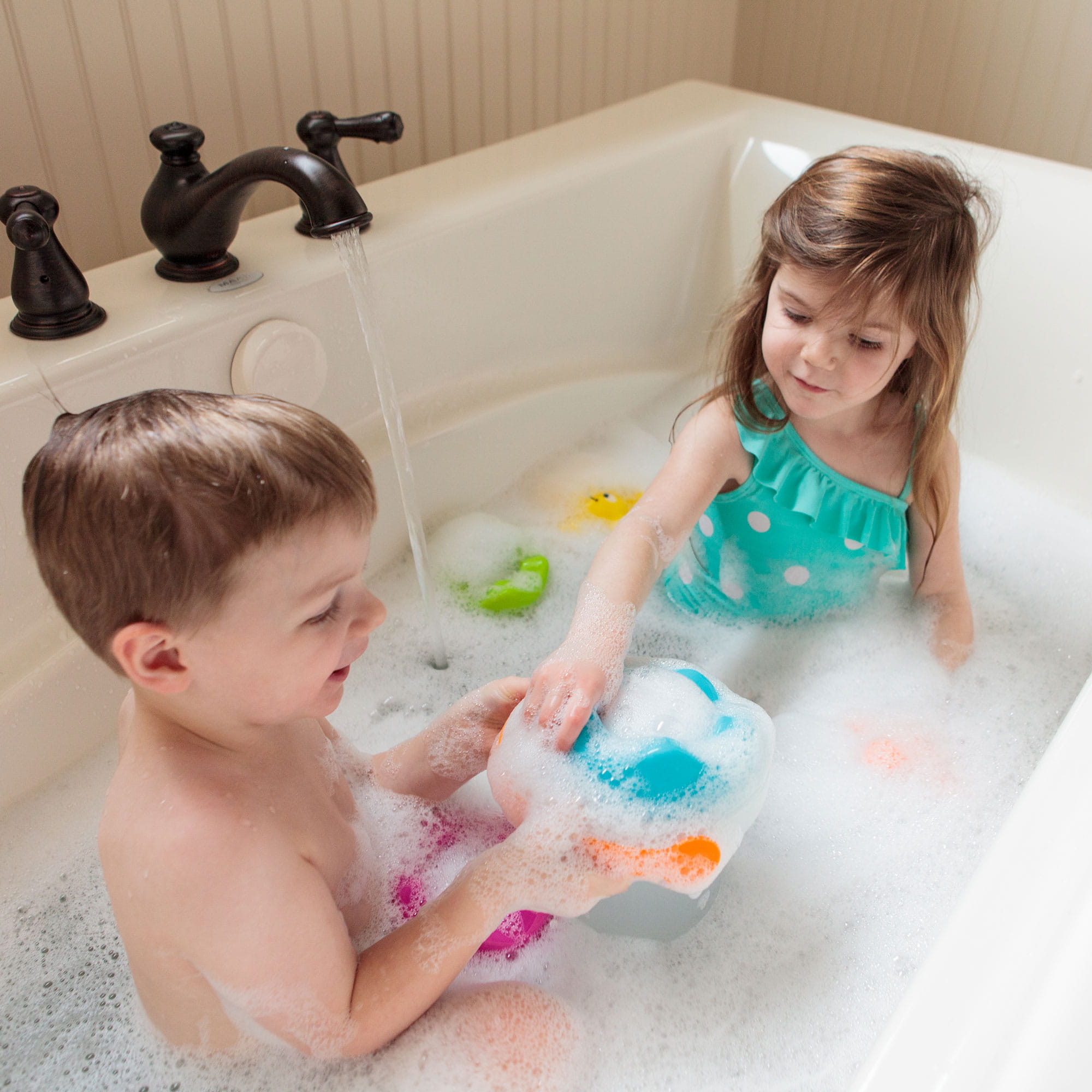 Fat Brain Toy Kumple z Wiaderka Zabawka Kąpielowa 1+