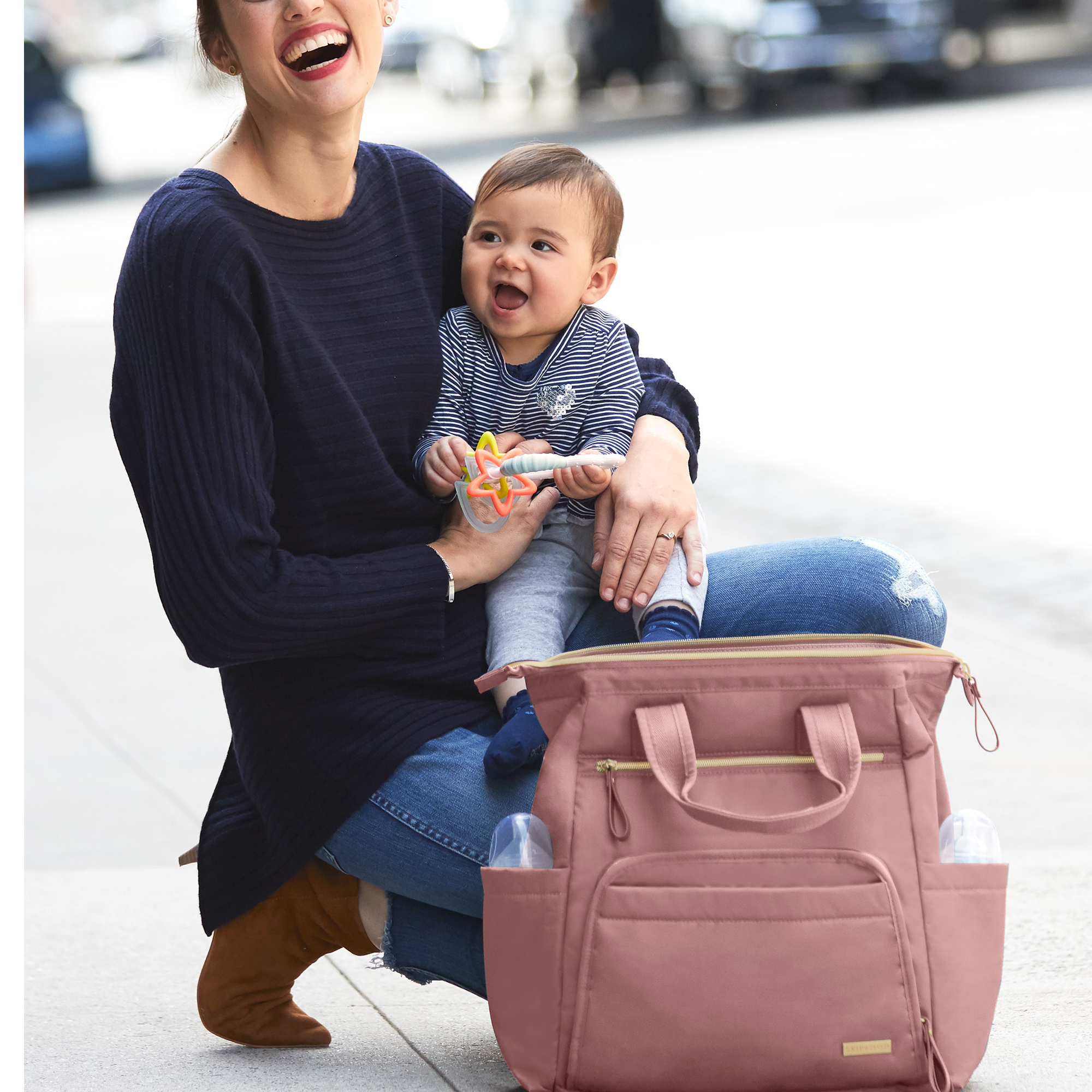 Skip Hop Plecak Main Frame Dusty Rose - Szerokie Otwarcie