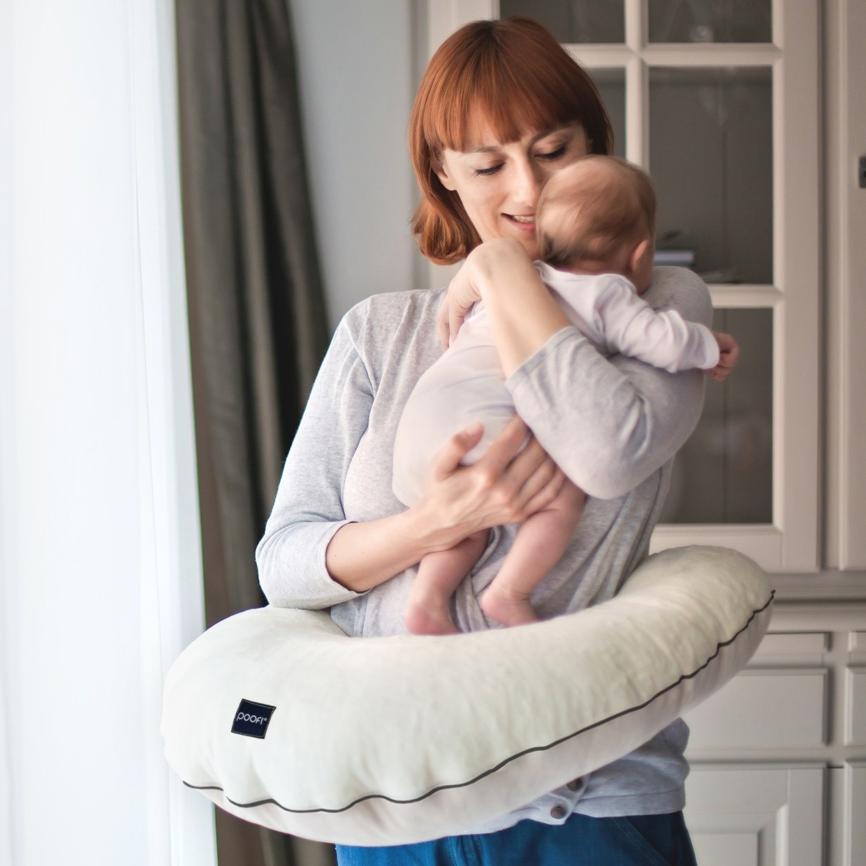 Poofi Poduszka do karmienia kremowo-szara 0+