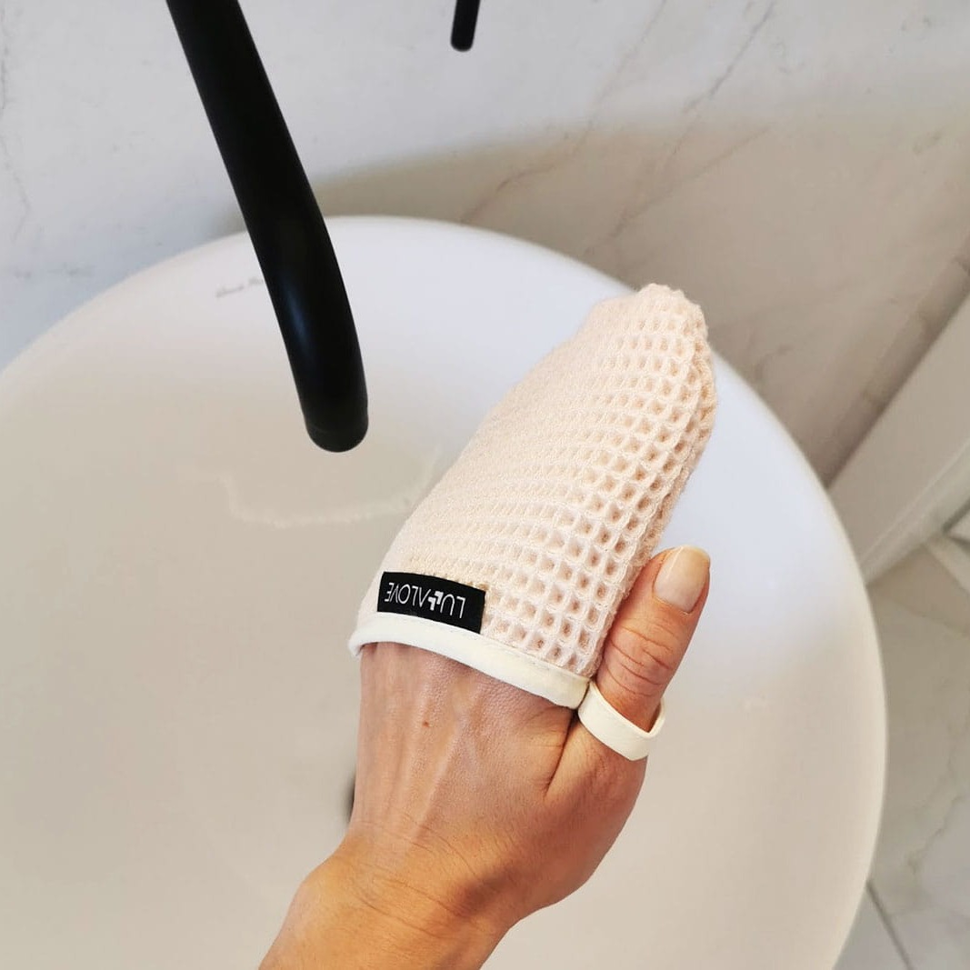 Lullalove Rękawiczka do demakijażu twarzy - Różowy Kwarc 1+