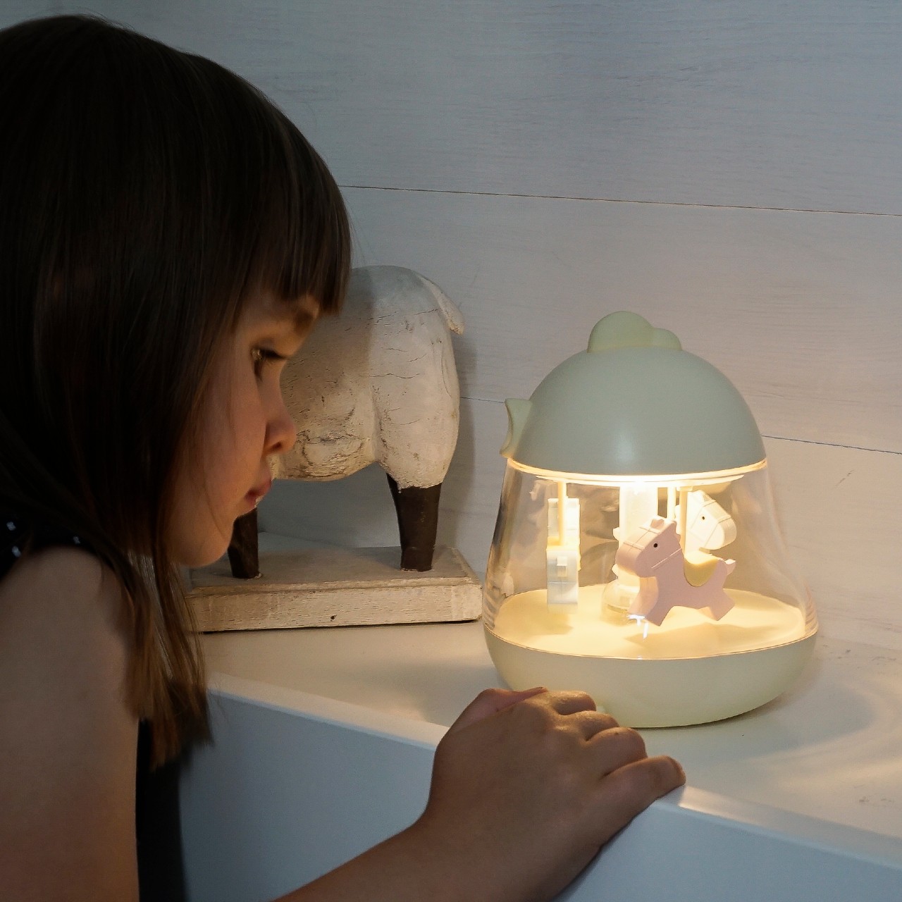 Rabbit&Friends, Lampka z pozytywką kurczak róż