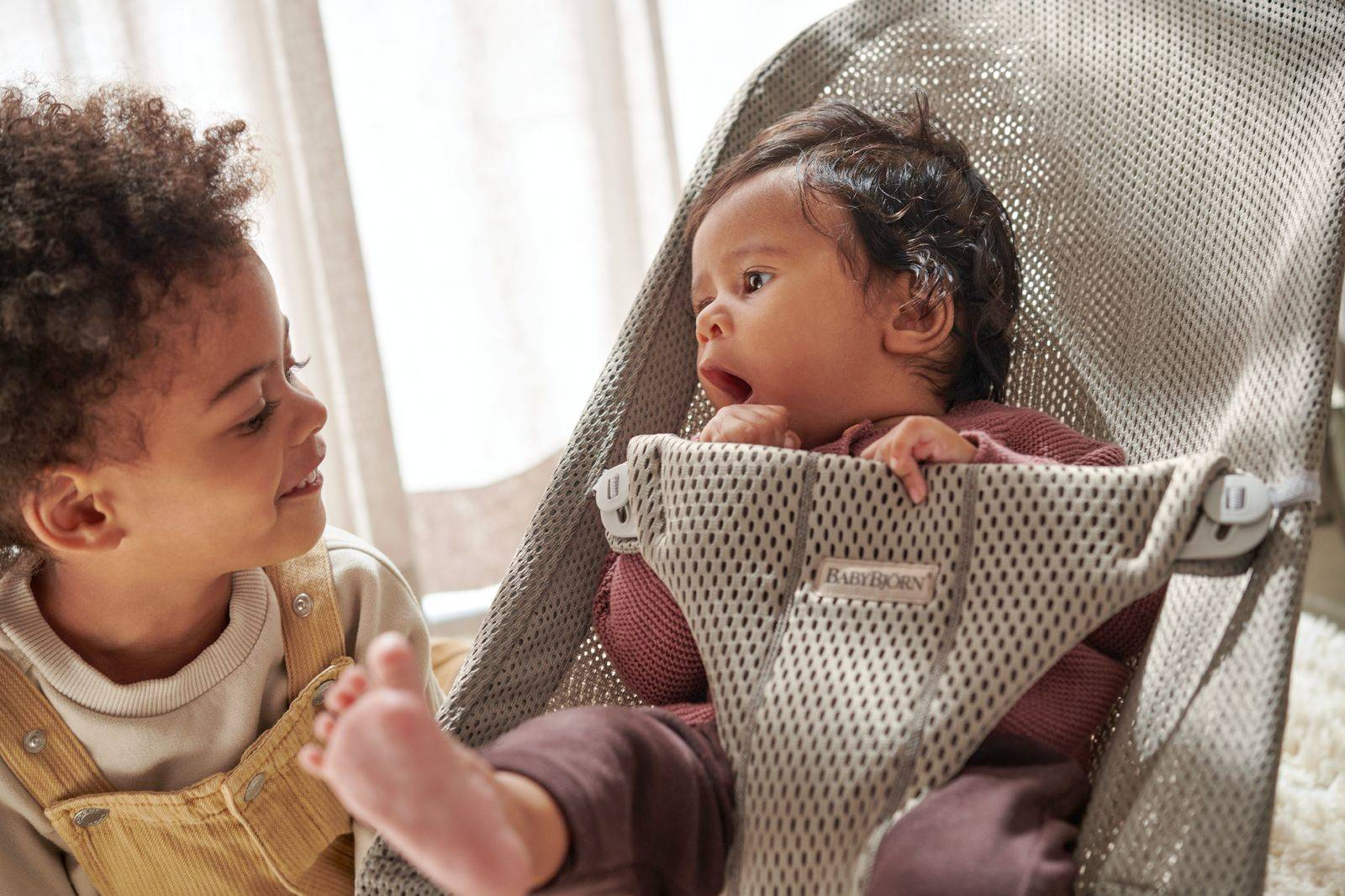 BabyBjorn Leżaczek Bliss Mesh  Szary Beż