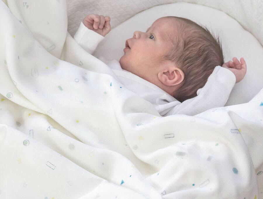 Snap the moment Otulacz bambusowy CONFETTI DOTS 0+ | Snap the moment