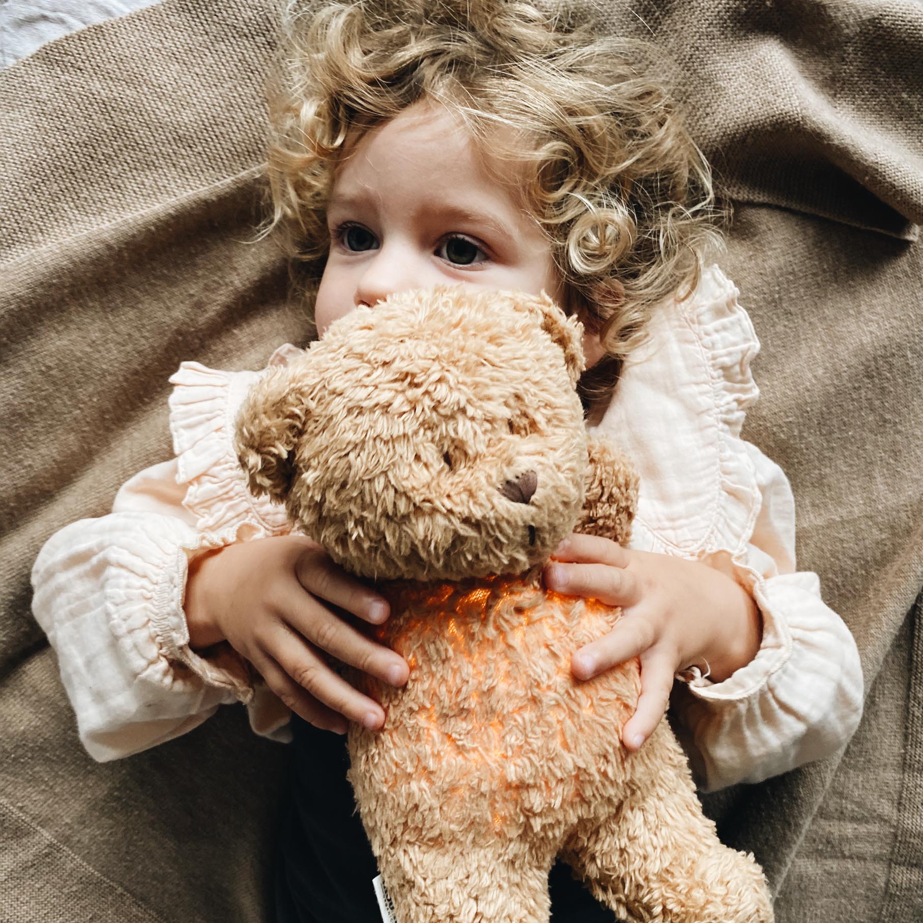 Moonie, Szumiący miś organic z lampką  Cappuccino