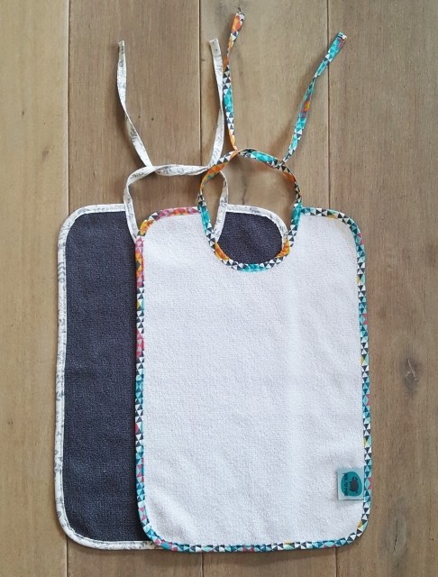 Pink no more Śliniak Gigant 2 szt. Biały/Grafitowy