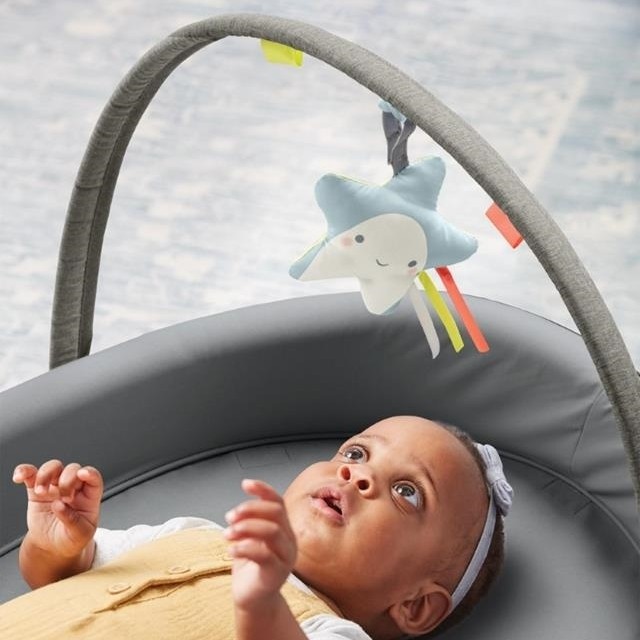 Skip Hop, Gniazdko niemowlęce Playful Retreat