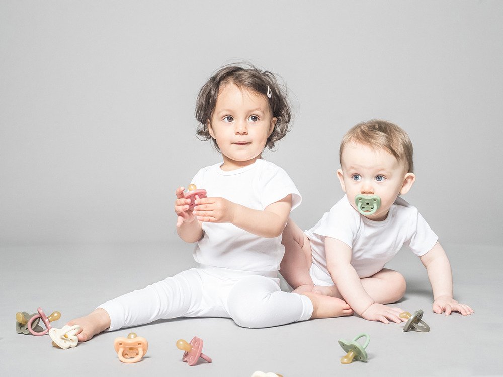 Hevea Anatomiczny smoczek kauczukowy Kwiatki 0-3 msc