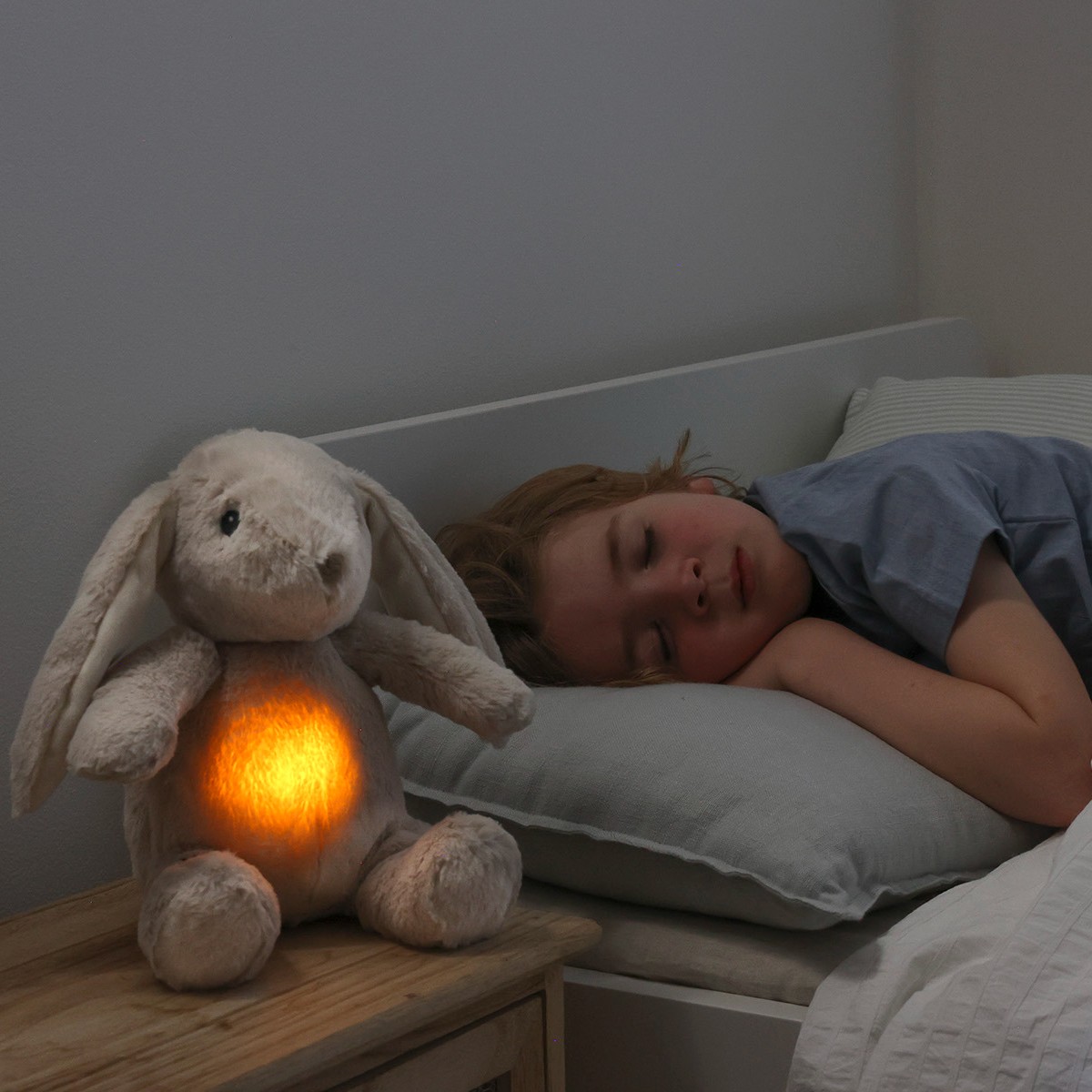 Cloud B - Love Light Buddies Billy Bunny - Szumiący Królik z czujnikiem ruchu i pozytywką