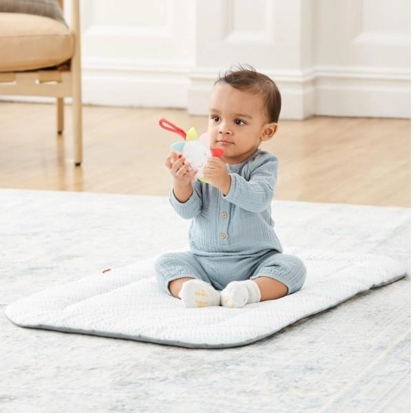 Skip Hop Mata Edukacyjna Chmurka z Drewnianym Stojakiem 0+