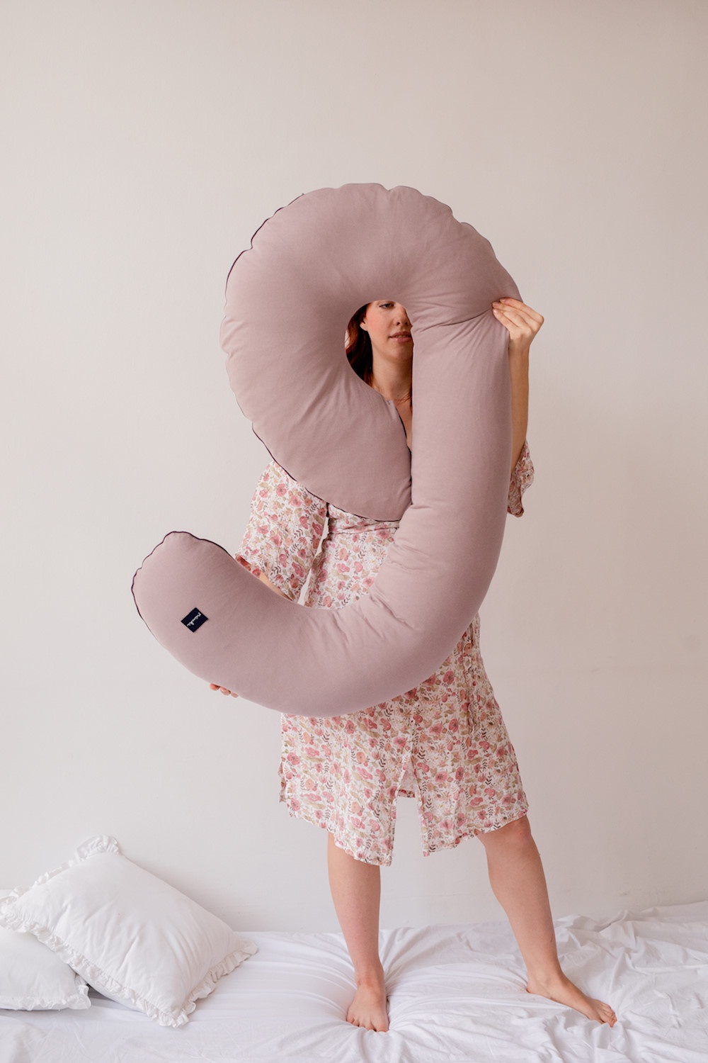 PUUKI Poduszka ciążowa „Dziewiątka” bawełna organiczna 120×60 cm z "Balonikiem od Mamy" Lawenda