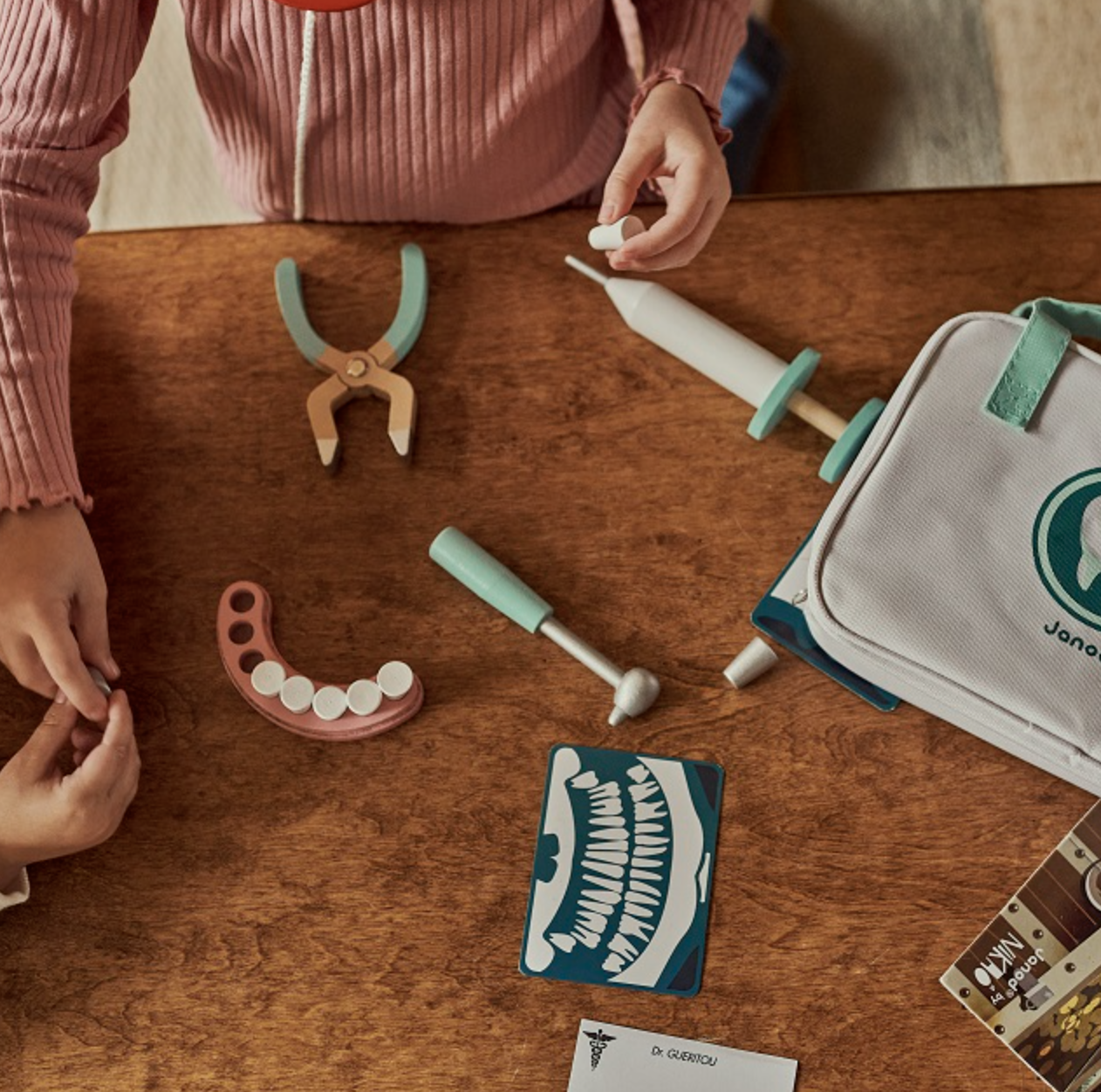 Janod Zestaw Dentysty 9 akcesoriów 3+