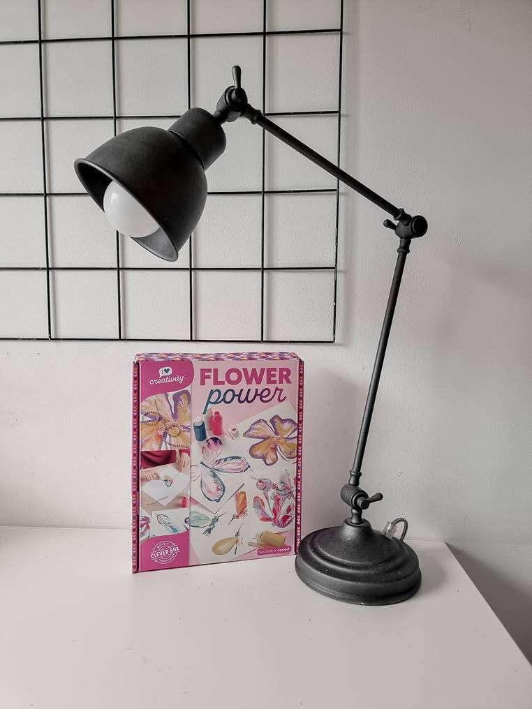 Janod Zestaw Kreatywny Malowanie Łańcuszkiem Kwiaty 8+