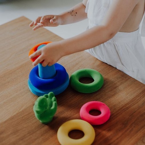 Rubbabu Piramida Sensoryczna z Kaczuszką 1+