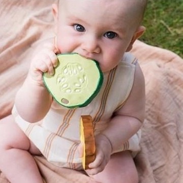 Oli & Carol Gryzak Ogórek Pepino - Naturalny Kauczuk 0+