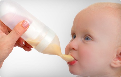 Nuby Łyżeczka do karmienia z dozownikiem 90ml