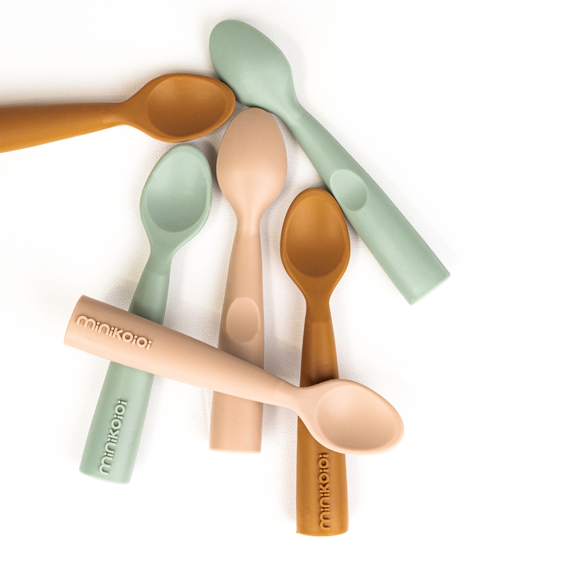 MINIKOIOI, Łyżeczka silikonowa do nauki samodzielnego jedzenia - River Green